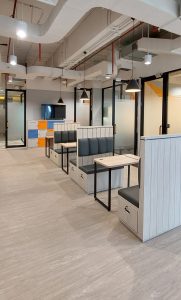 ruang coworking space scbd profesional dengan desain modern dan area kerja fleksibel