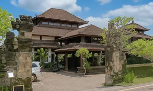 Gedung layanan virtual office Ubud di kawasan Ubud dengan desain arsitektur Bali yang profesional dan prestisius