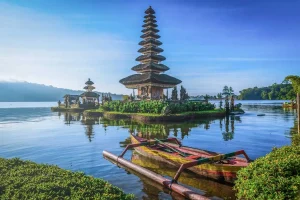 Pemandangan Pura Ulun Danu Beratan di Bali sebagai ilustrasi layanan virtual office Bali dengan alamat bisnis prestisius.