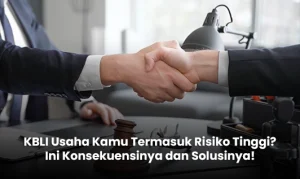 Ilustrasi dua pebisnis berjabat tangan membahas legalitas usaha dan KBLI risiko tinggi serta perizinan OSS.